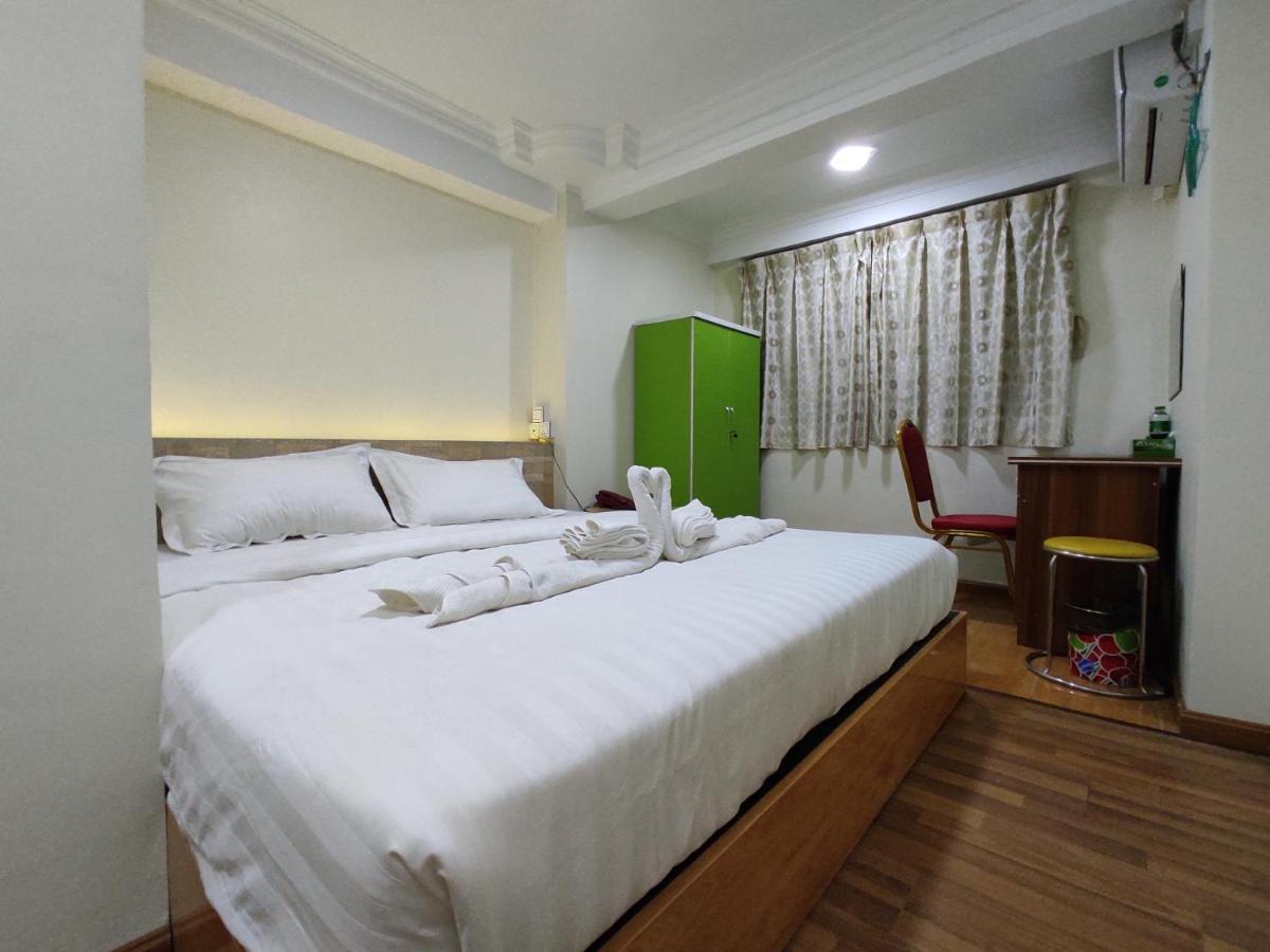 November Hostel Yangon Eksteriør bilde