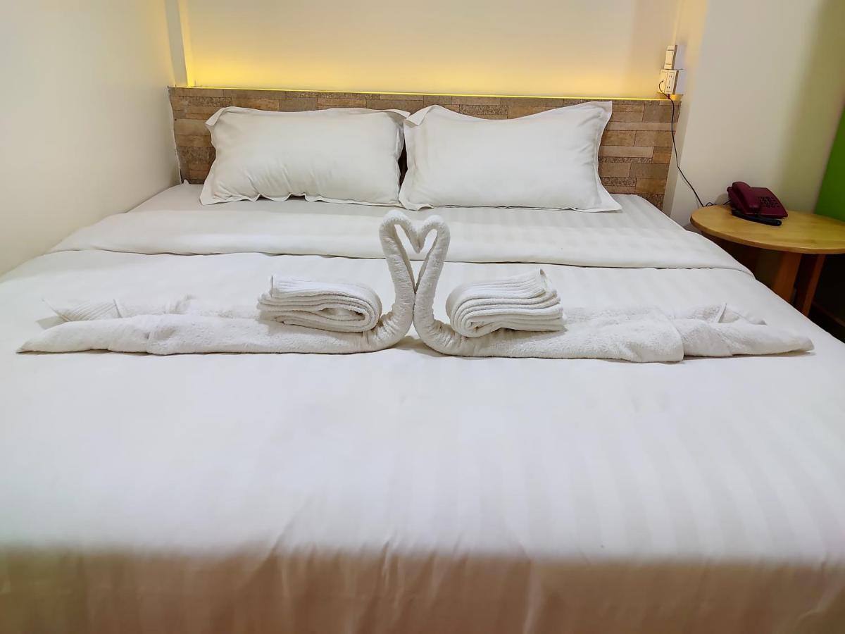 November Hostel Yangon Eksteriør bilde