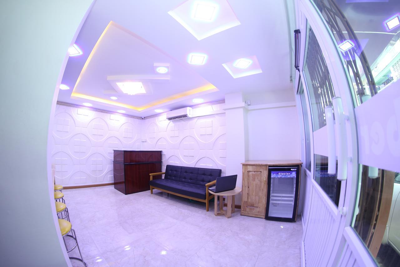 November Hostel Yangon Eksteriør bilde